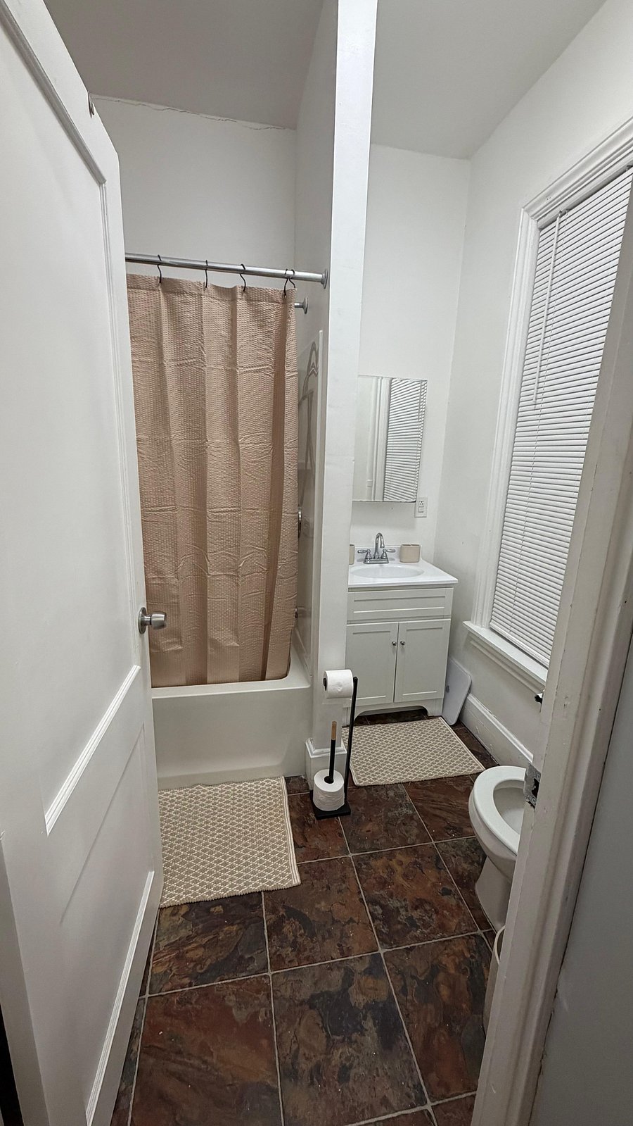 Furnished Finder property 449001_1 photo 9