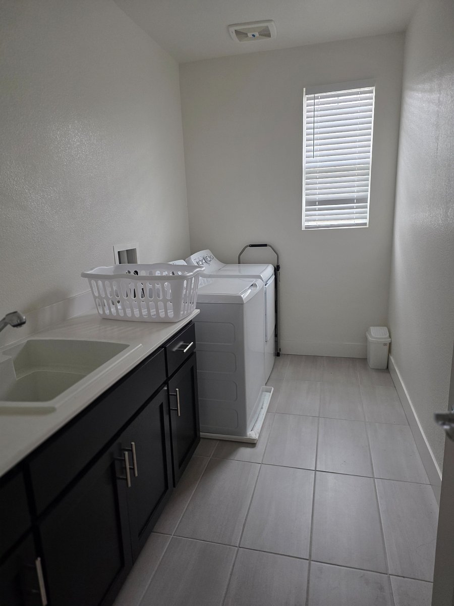 Furnished Finder property 449059_4 photo 16