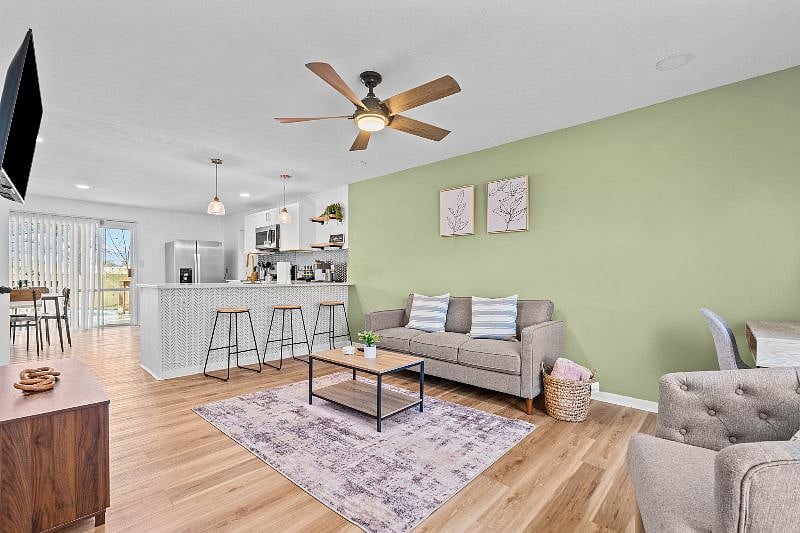 Furnished Finder property 449062_1 photo 3