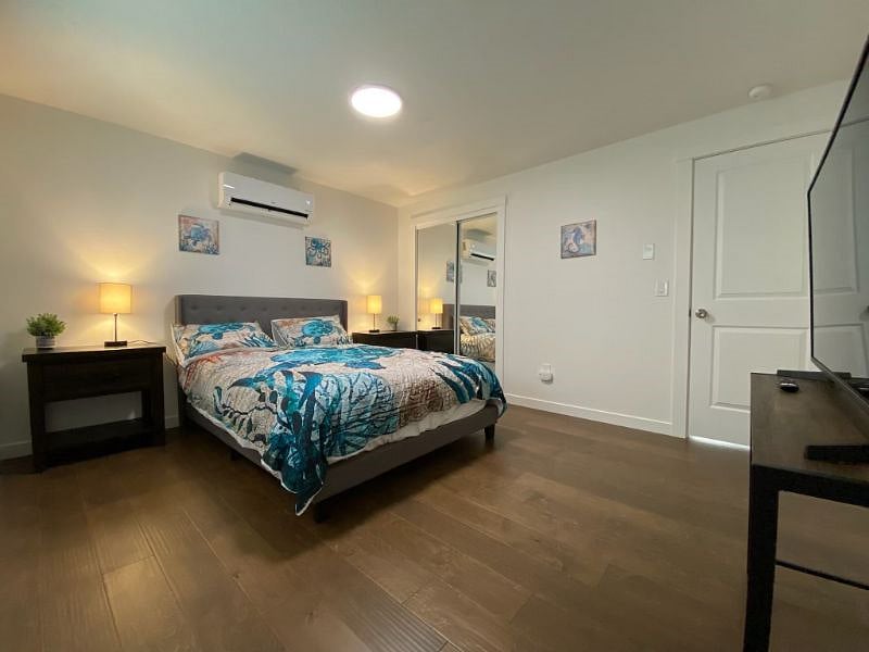 Bedroom with queen bed