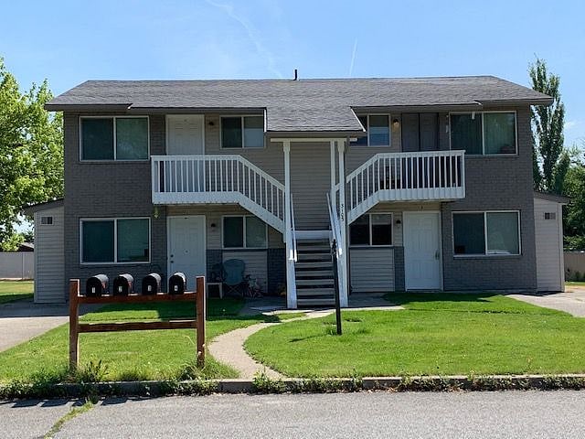 4-plex on double lot