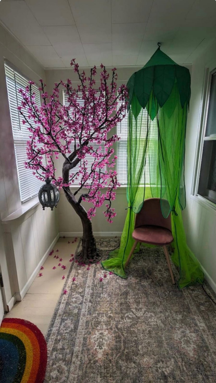 Enclosed heated/cooled sunroom