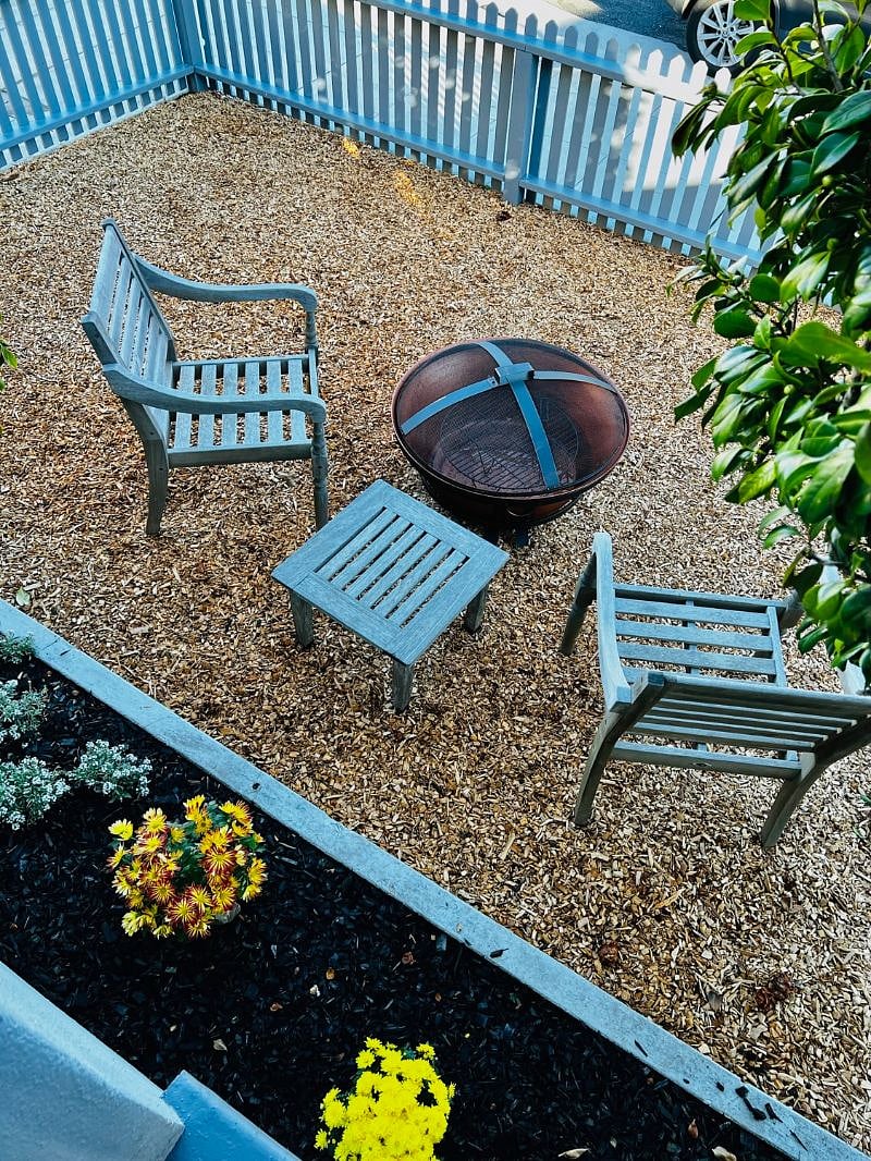 Enjoy you coffee in the morning in your private fenced front yard