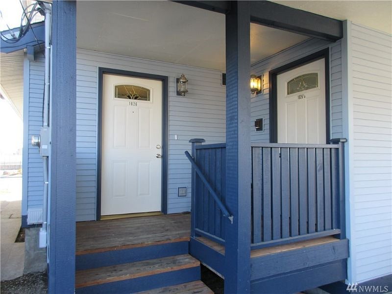 Entry area off of private parking for units A&B