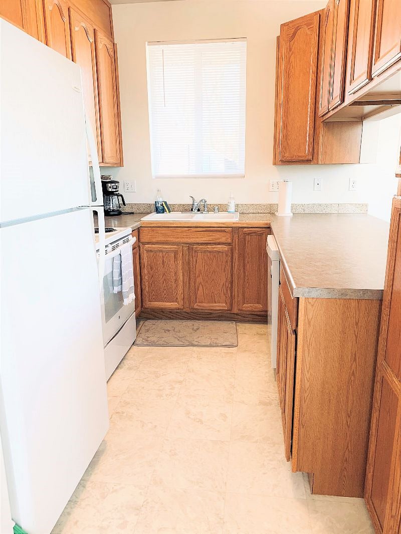 Unit B - Kitchen