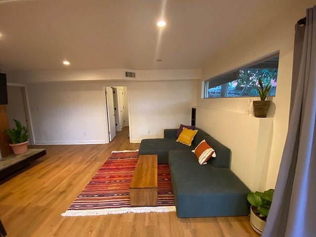 Furnished Finder property 449277_1 photo 21