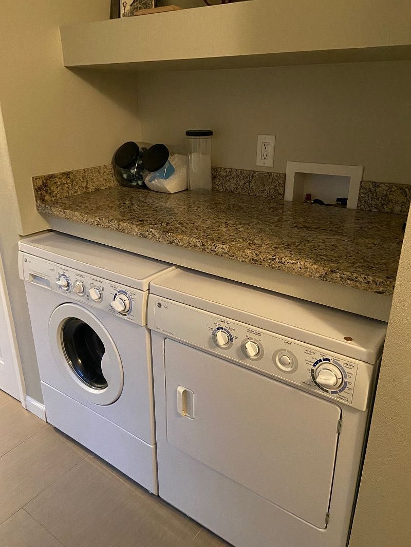 Laundry unit