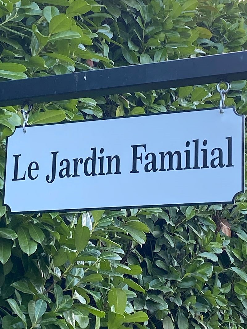 We take our moniker seriously--Le Jardin Familial means "The Family Garden" in French. We welcome everyone and help you feel like family.