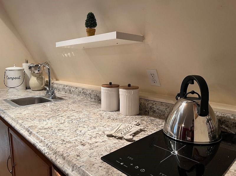 A new induction cooktop heats rapidly and efficiently.