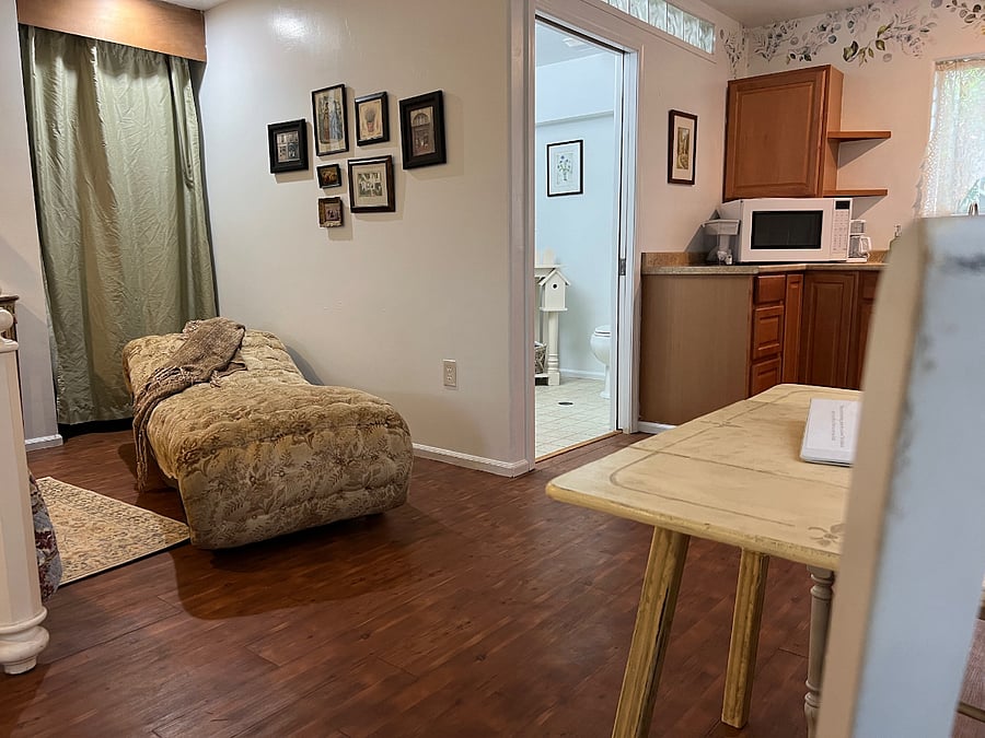 Furnished Finder property 449367_6 photo 11