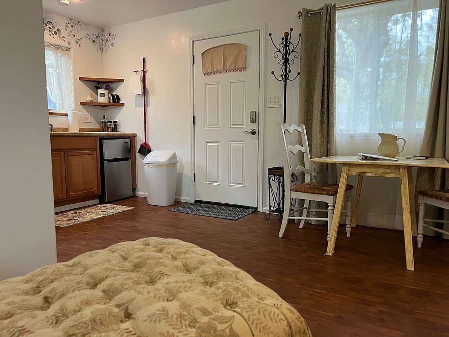 Furnished Finder property 449367_6 photo 9