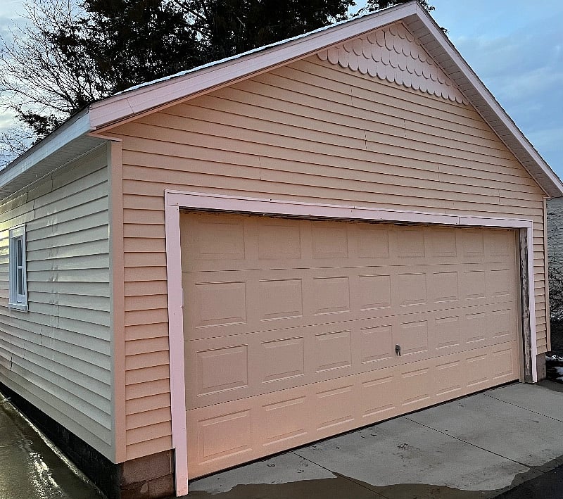 Garage (refreshed trim paint coming Spring 2023)
