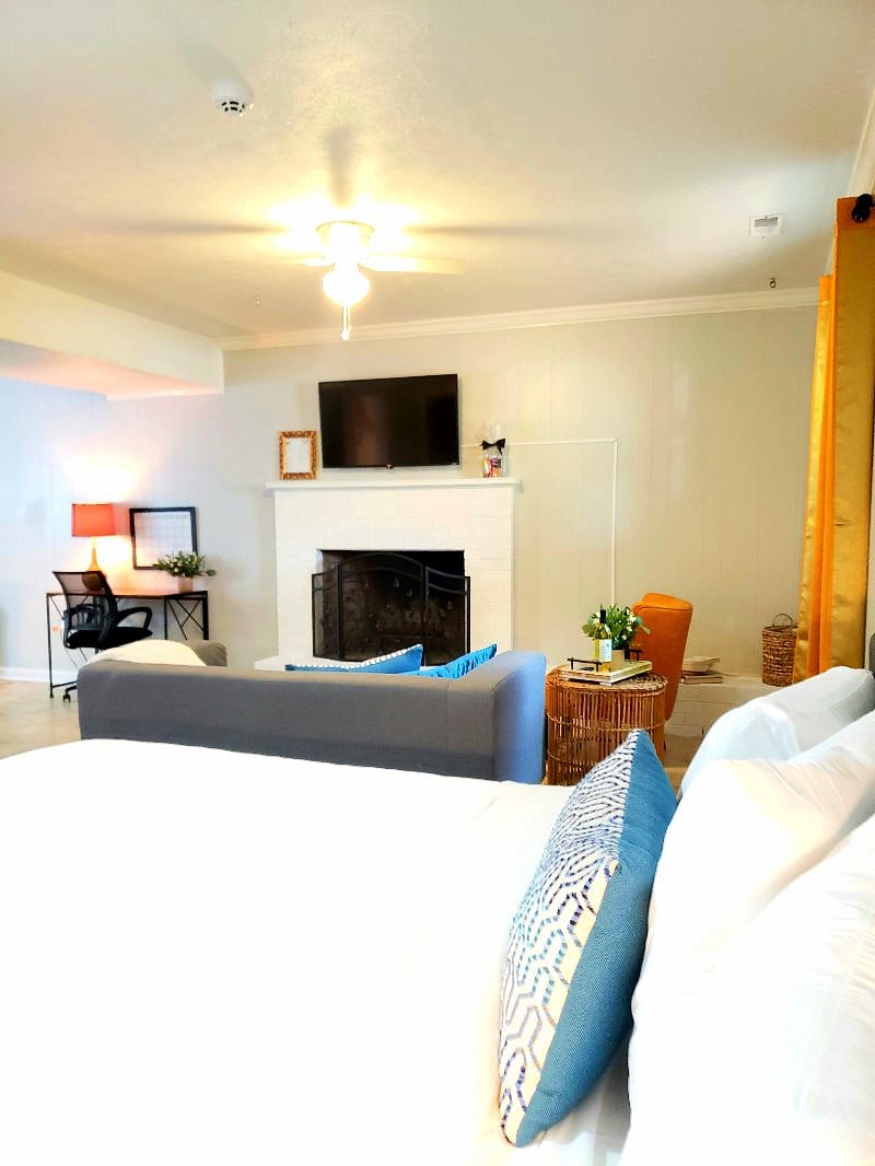 Smart TV, Fireplace, Sofa