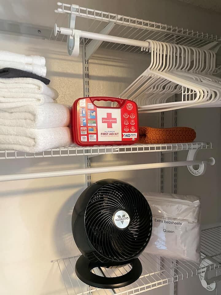 Every guest will find plenty of hangers, a fan, a laundry basket, a first aid kit, a personal bathmat and a set of towels (bath, hand, wash and makeup.) For long stays, we supply a second set of bedsheets, duvet covers, pillowcases and towels.