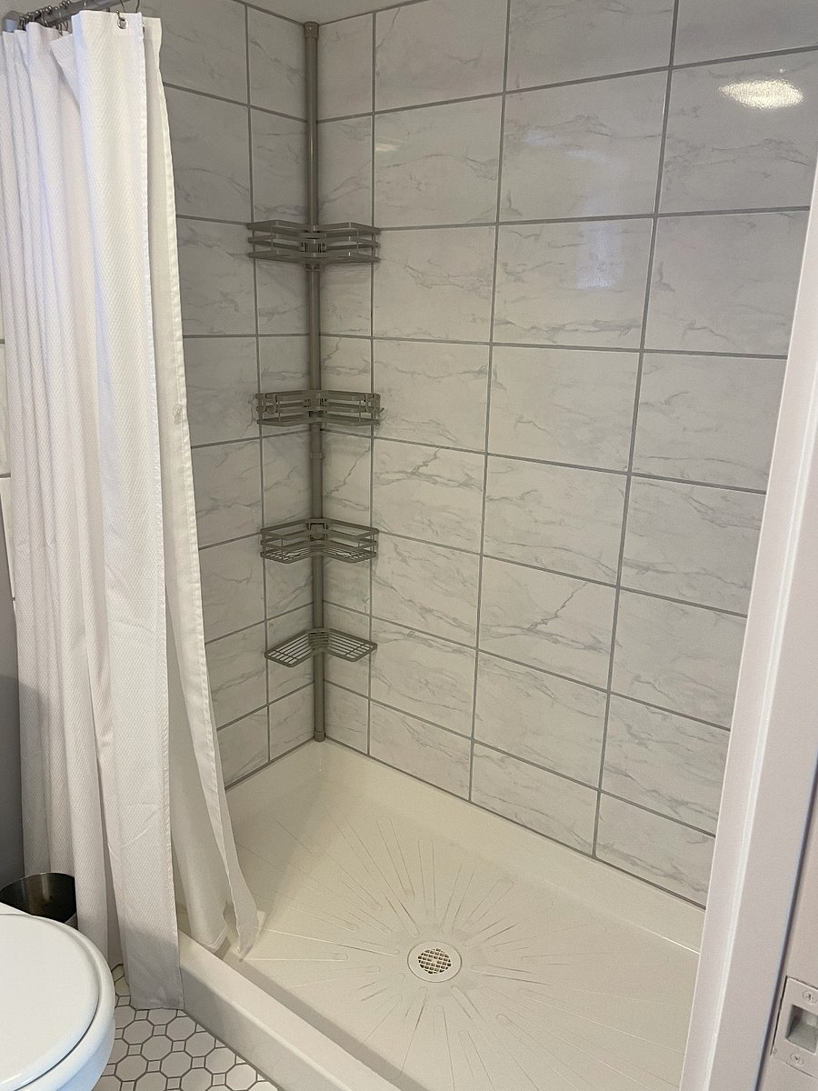 Shower caddy to hold shampoo, etc.
