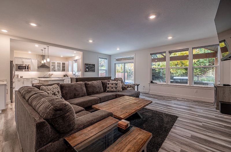 Furnished Finder property 450025_1 photo 17