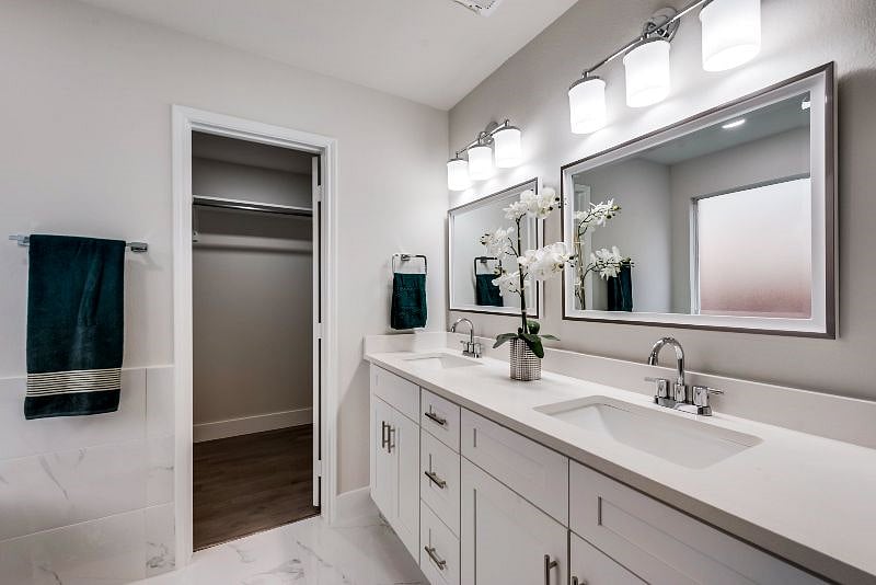 Furnished Finder property 450101_1 photo 17