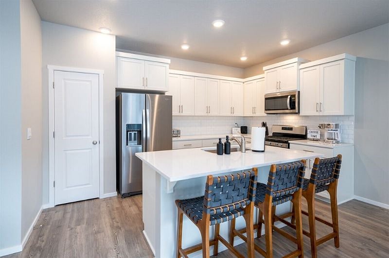 Furnished Finder property 450164_1 photo 6