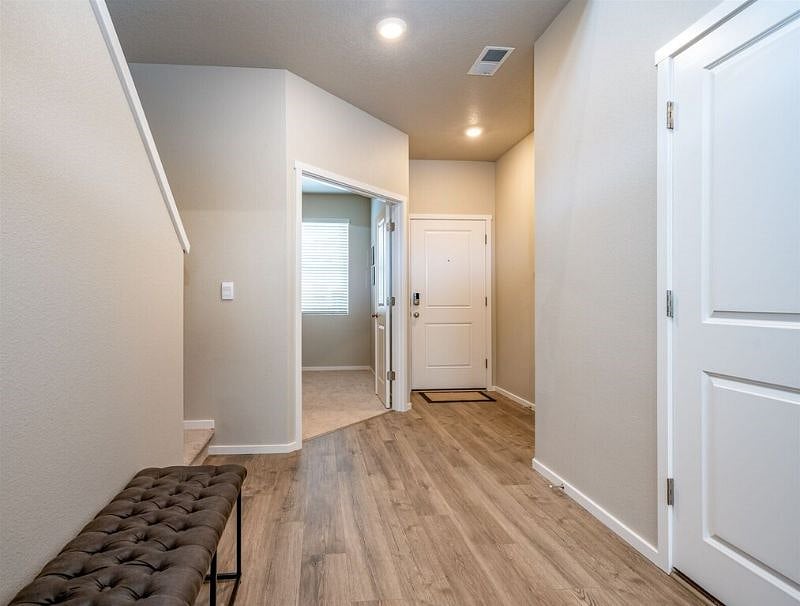 Furnished Finder property 450164_1 photo 17