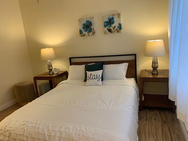 Bedroom #3/Queen-size bed