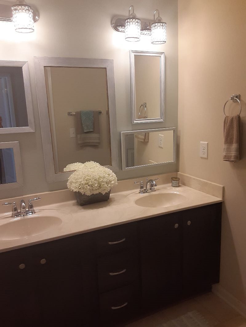 Second full bathroom
 with double vanity and tub/shower