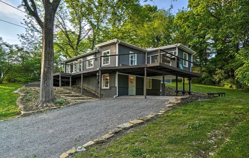 4BR | 2BA | Stairs Required