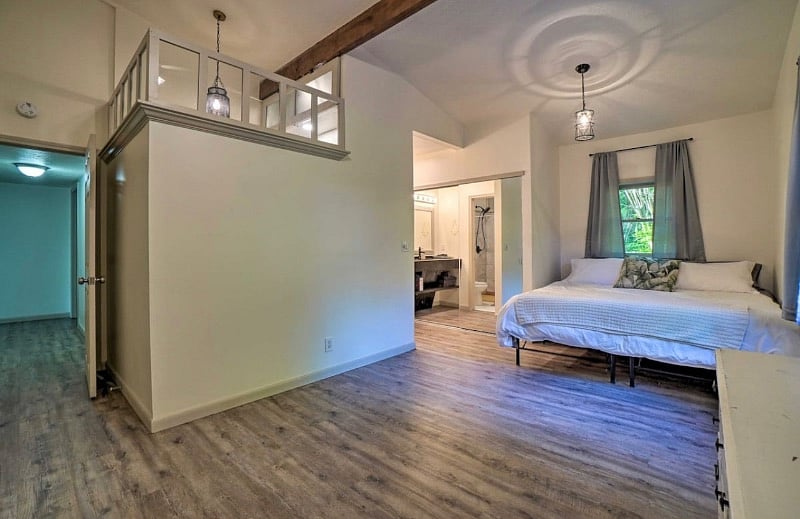 Master Bedroom | King Bed | 2nd Floor | En-Suite Bathroom