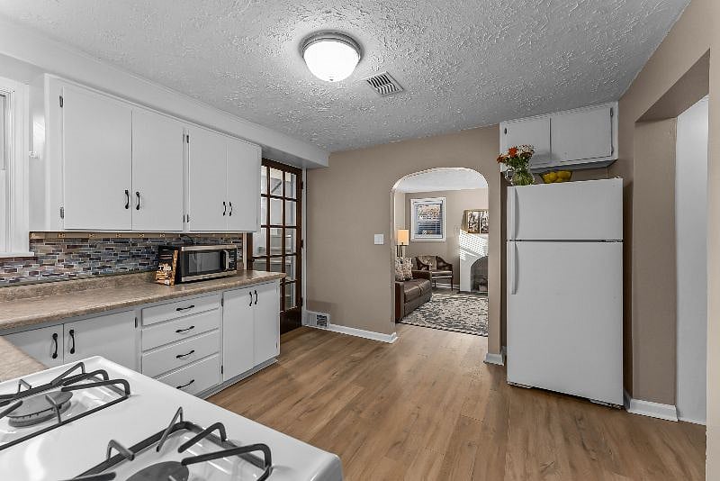 Furnished Finder property 450666_1 photo 8