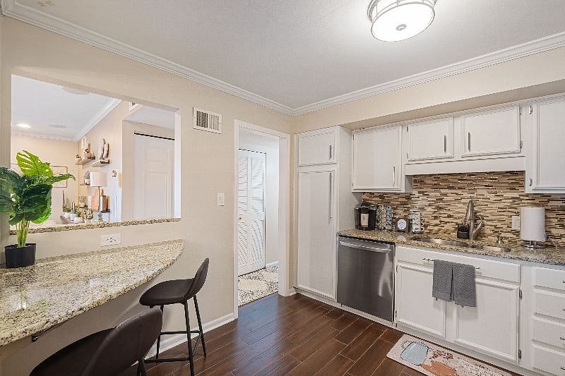 Furnished Finder property 450683_1 photo 13