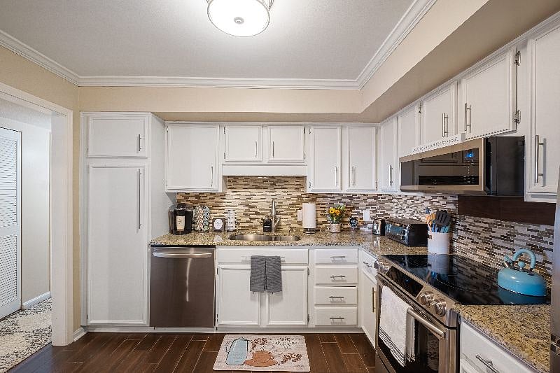 Furnished Finder property 450683_3 photo 11