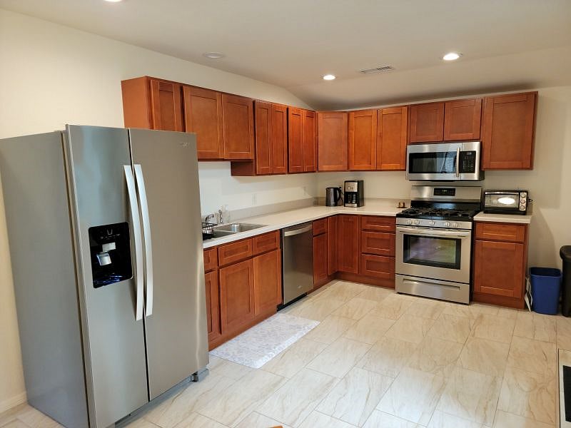 Furnished Finder property 450768_1 photo 3