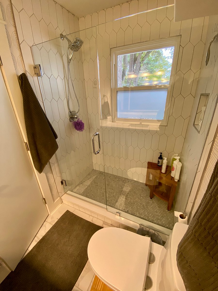 Ensuite bathroom off the primary bedroom