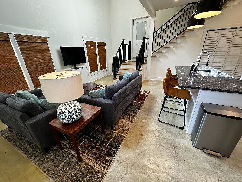 Furnished Finder property 450942_2 photo 3