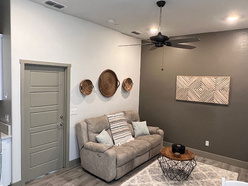 Furnished Finder property 451038_1 photo 3