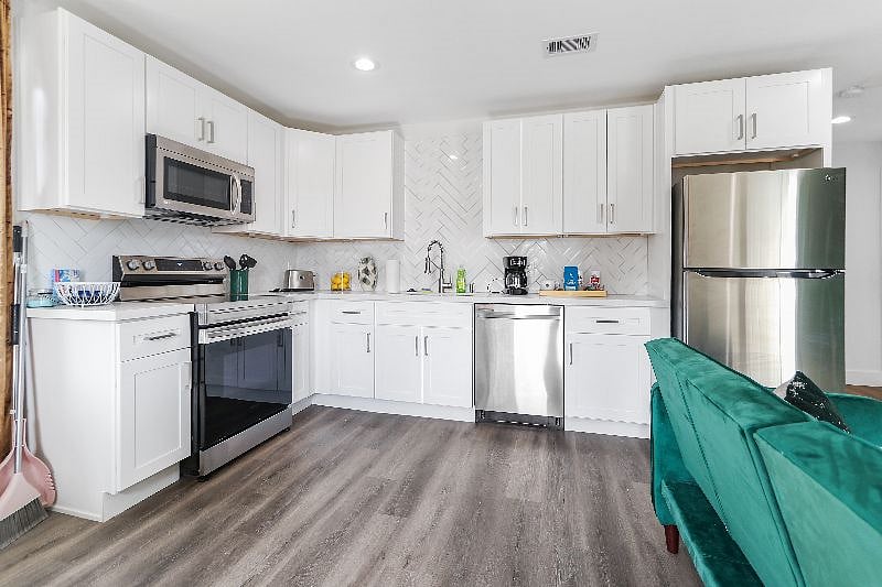 Furnished Finder property 451042_3 photo 16