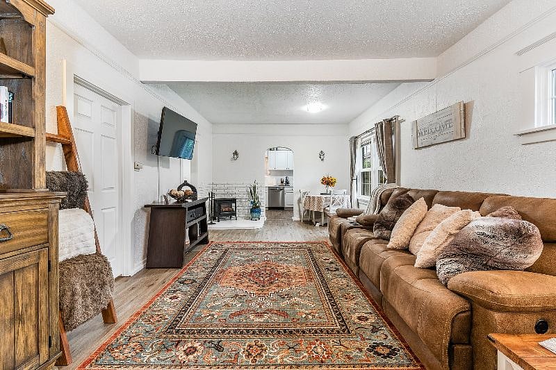Furnished Finder property 451054_1 photo 3
