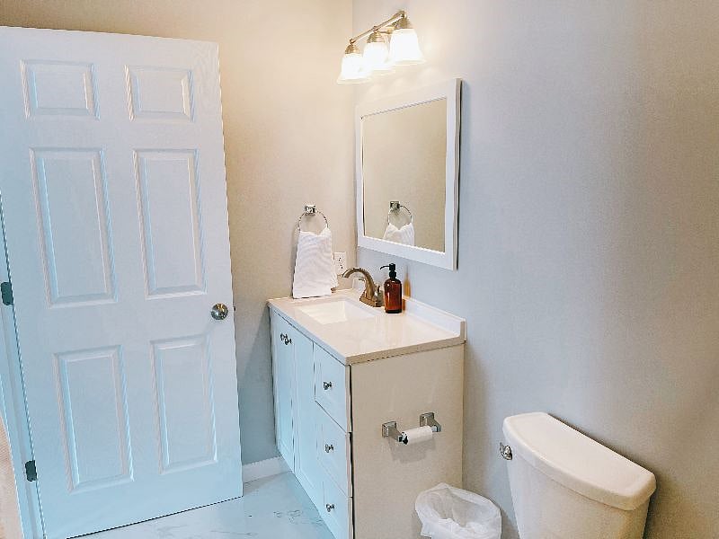 2nd master bathroom 