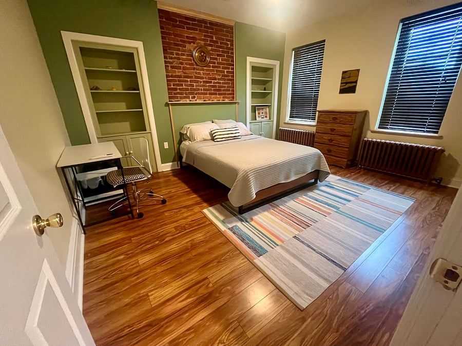 2nd fl bedroom, queen bed + laundry access