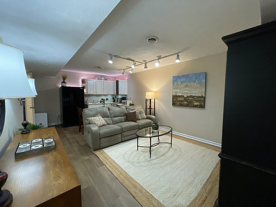 Furnished Finder property 451180_2 photo 1