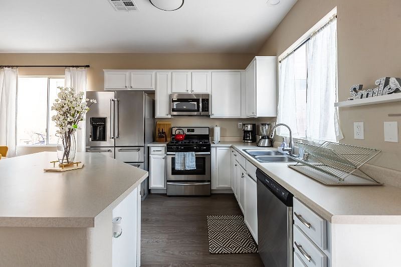 Furnished Finder property 451186_1 photo 1