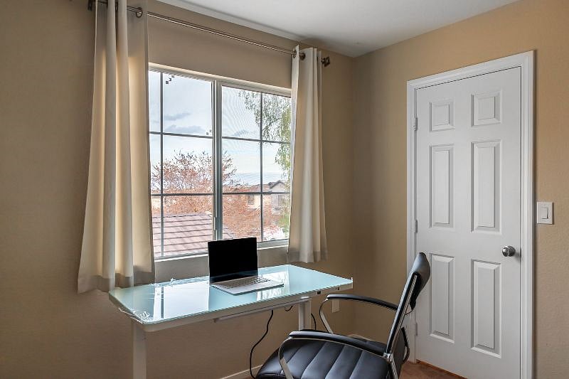 Furnished Finder property 451186_1 photo 24