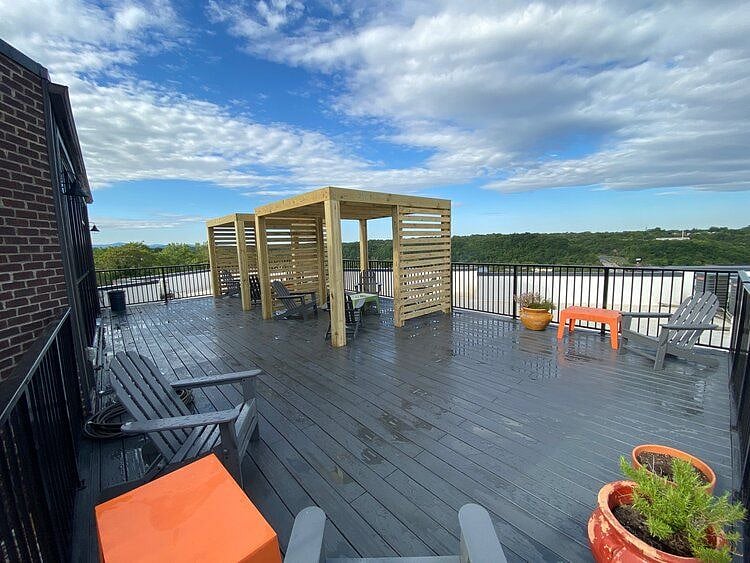 Rooftop deck