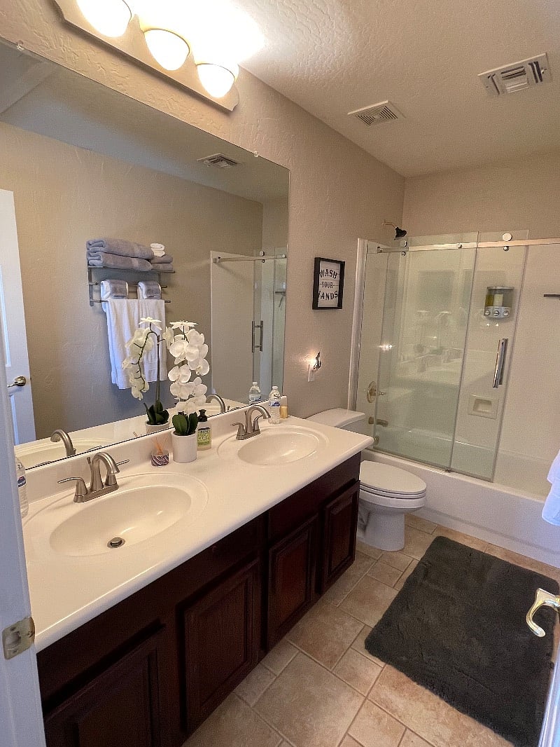 Upstairs, Full Bathroom