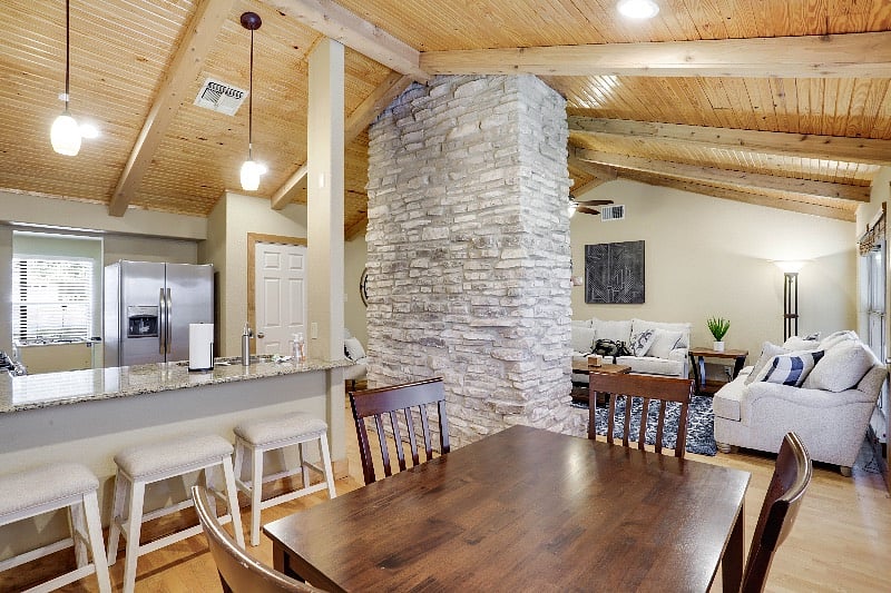 Full Kitchen | Includes gas stove + range and comfortable seating for seven.