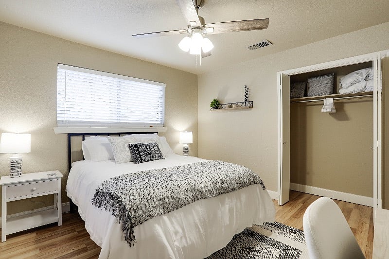 ueen Bedroom #1 | Modern vibe with private workstation and dedicated wi-fi makes a work-from-home day a breeze!