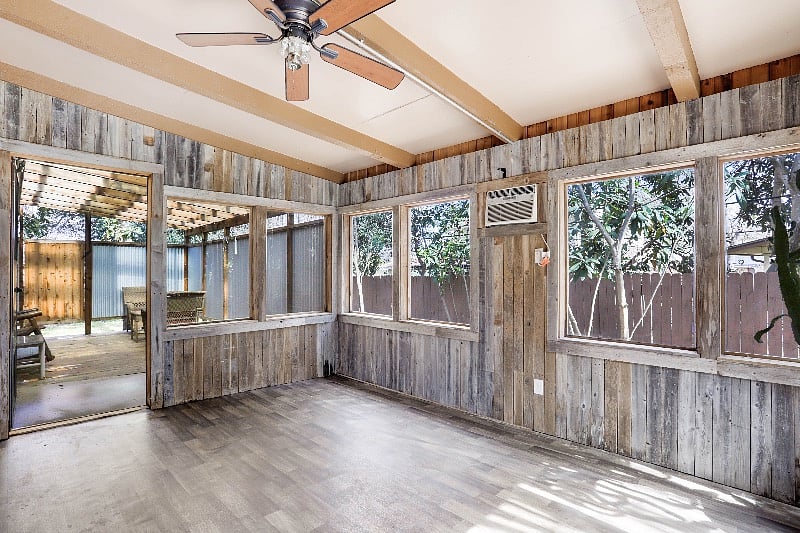 Need extra space? Enclosed patio attached to the living area gives you the space you'll need for a long or short stay.