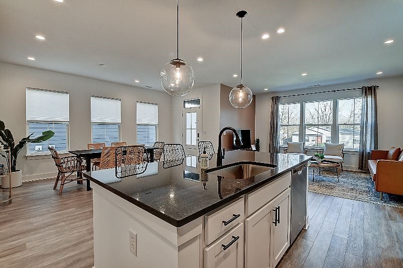 Furnished Finder property 451504_1 photo 7