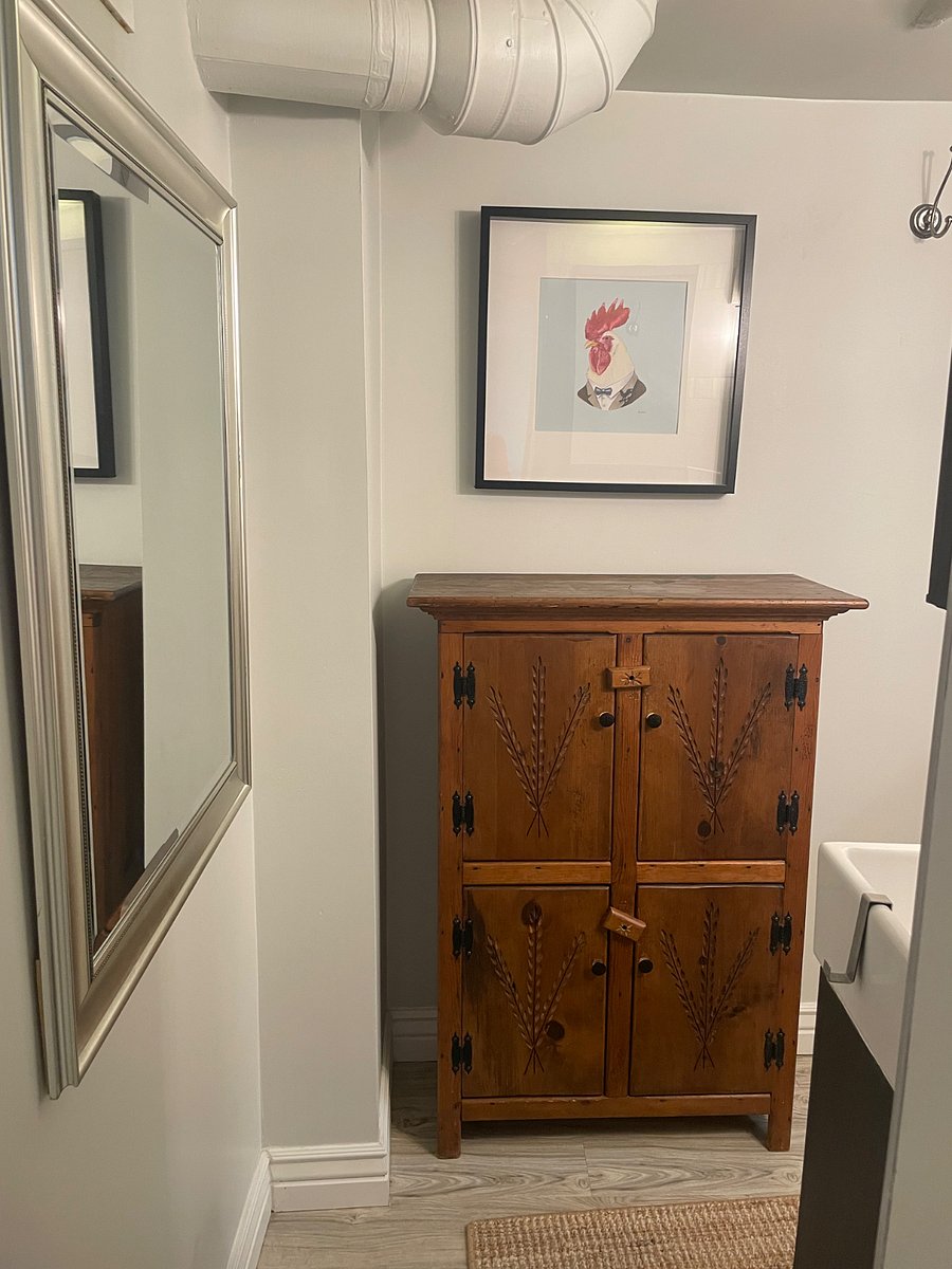 Entrance to bathroom