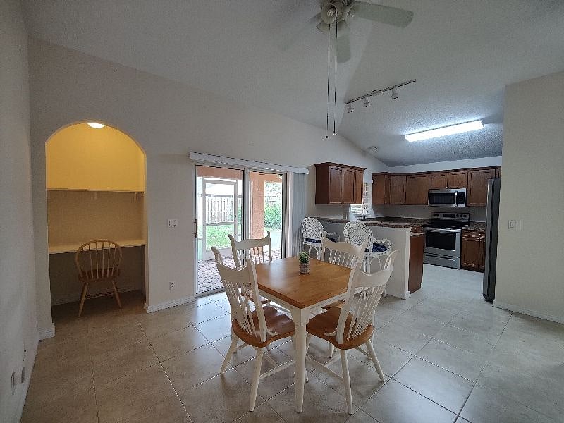 Furnished Finder property 451793_1 photo 3
