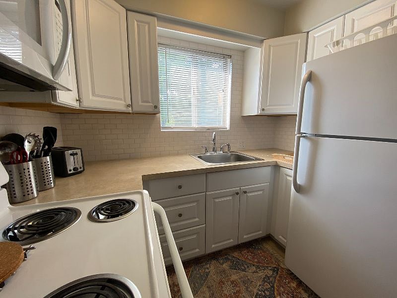 Furnished Finder property 451883_10 photo 9